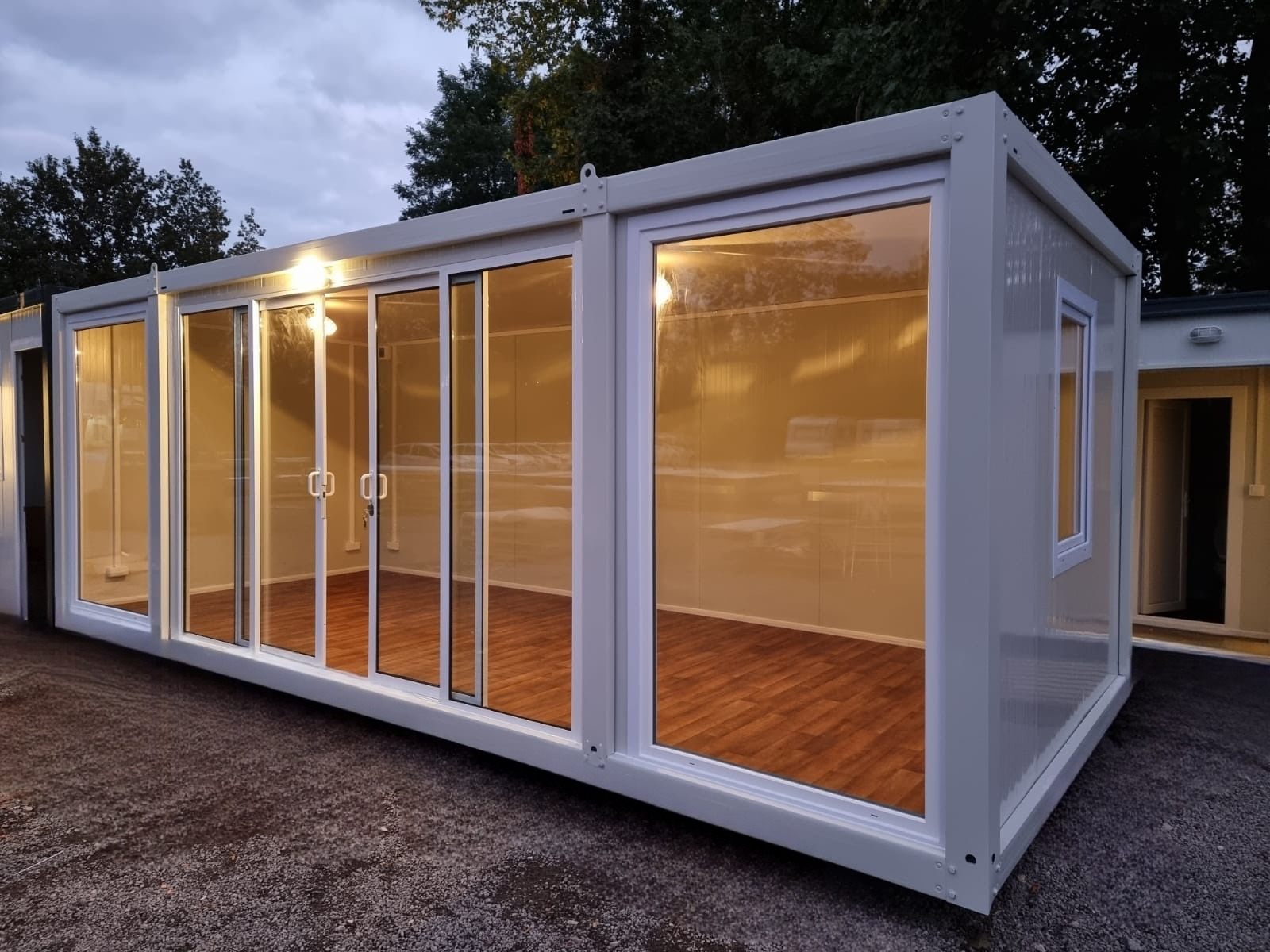 Contenedor de Oficina Acristalado