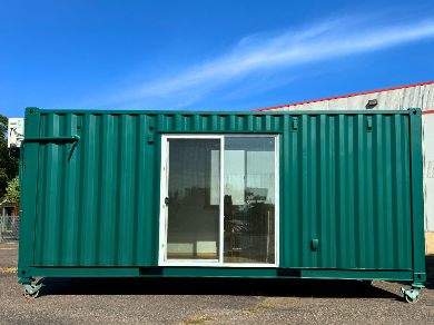 CONTENEDOR DE OFICINA DE 20 PIES CON PUERTA CORREDERA